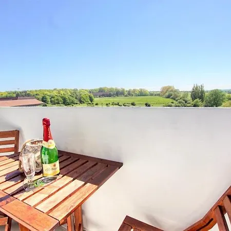 - Haus P, App 0p0506 *